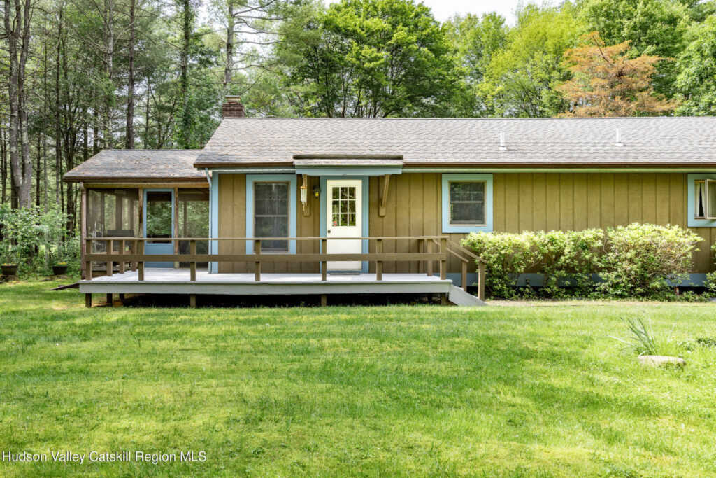 1443 Glasco Turnpike, Saugerties, NY 12477 - Photo 2 of 18