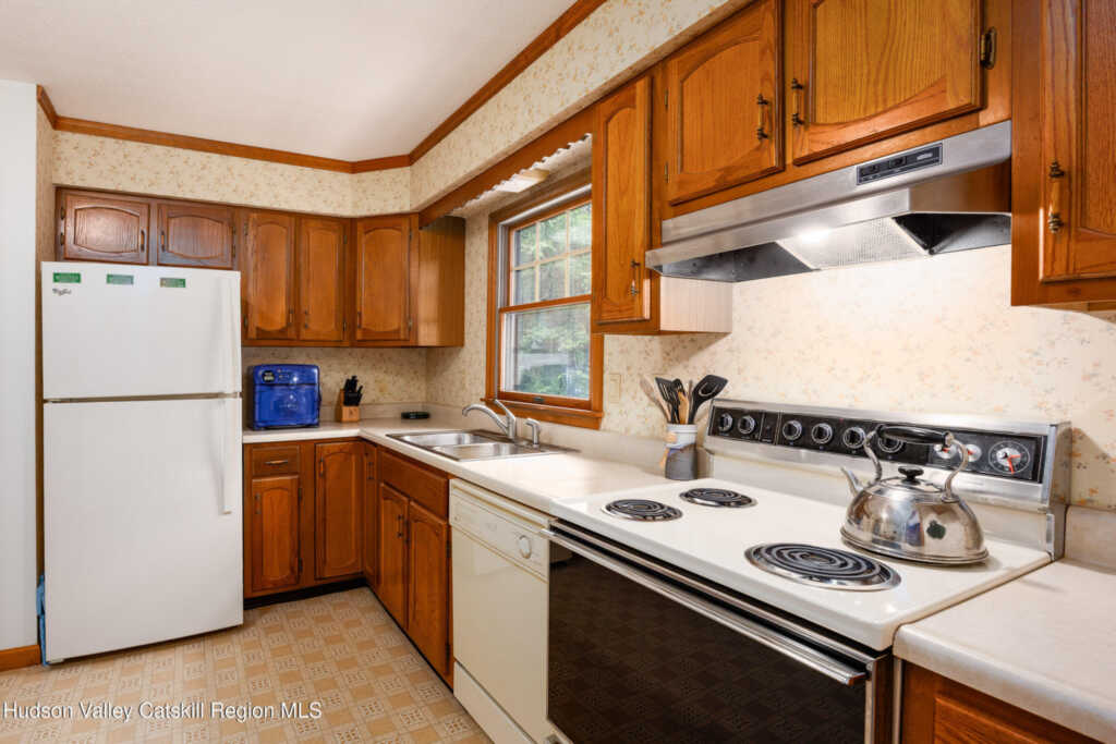 1443 Glasco Turnpike, Saugerties, NY 12477 - Photo 9 of 18