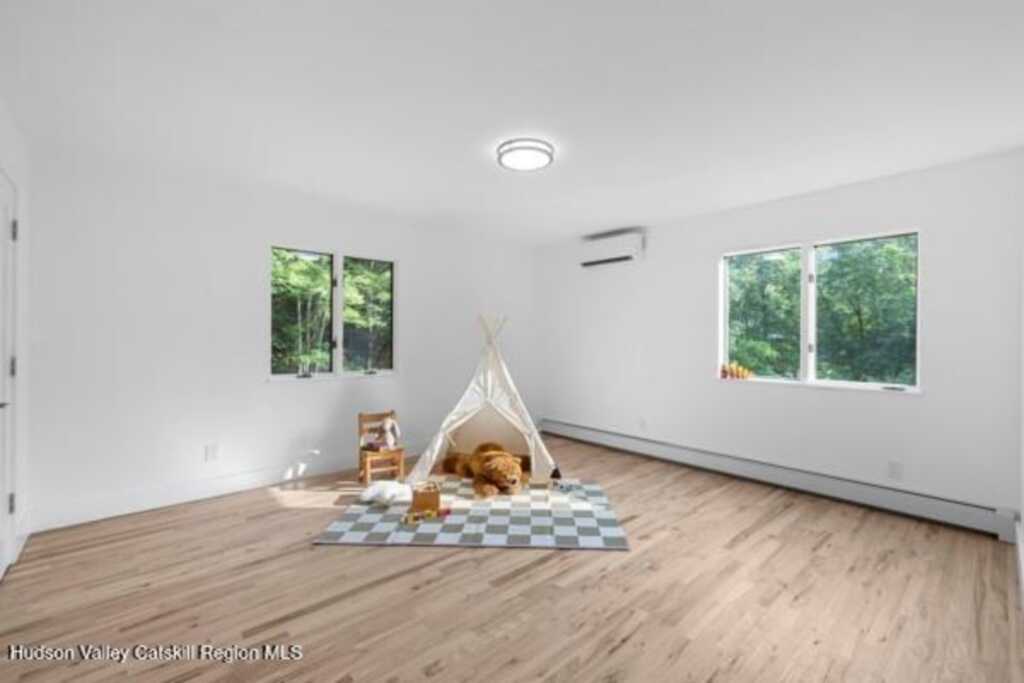 255 Lake Dr, Rhinebeck, NY 12572 - Photo 26 of 33