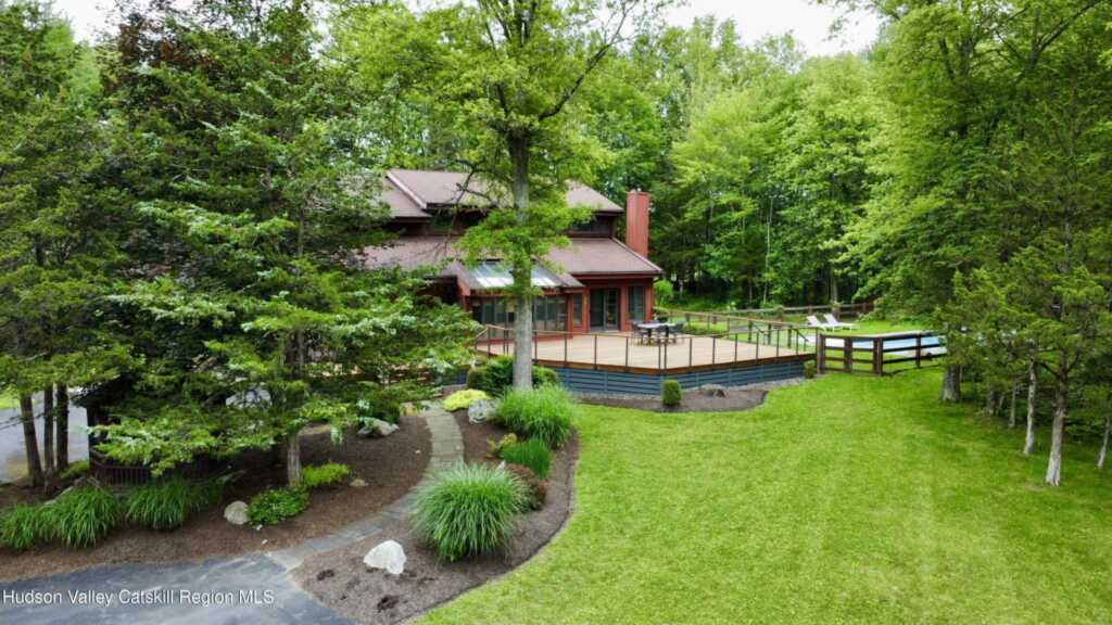 4 Moonstone Road, New Paltz, NY 12561 - Photo 2 of 25