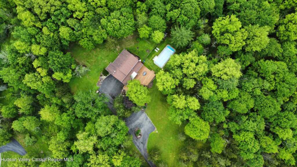 4 Moonstone Road, New Paltz, NY 12561 - Photo 3 of 25