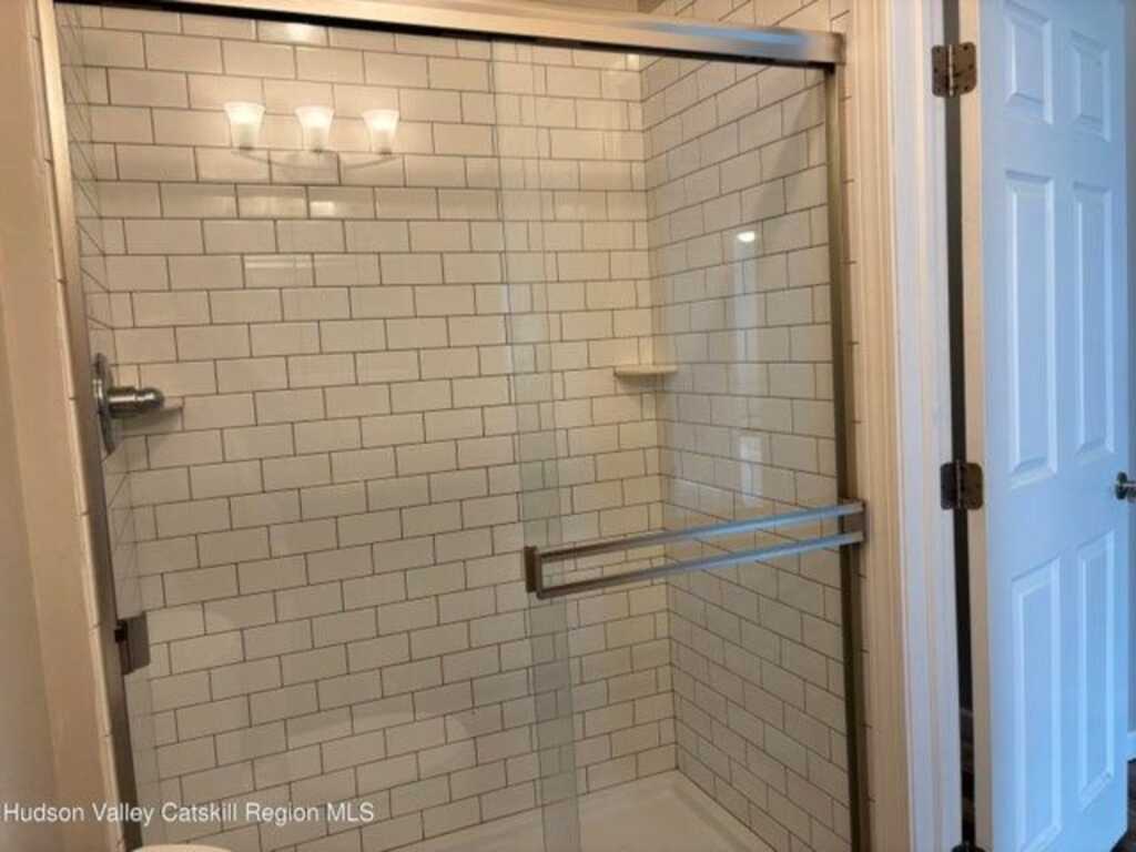 666 Broadway #3, Kingston, NY 12401 - Photo 10 of 16