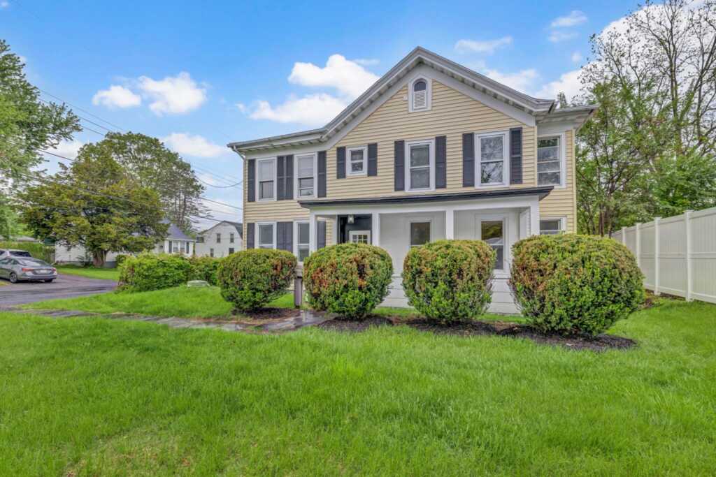 345 Lucas Avenue, Kingston, NY 12401 - Photo 2 of 30