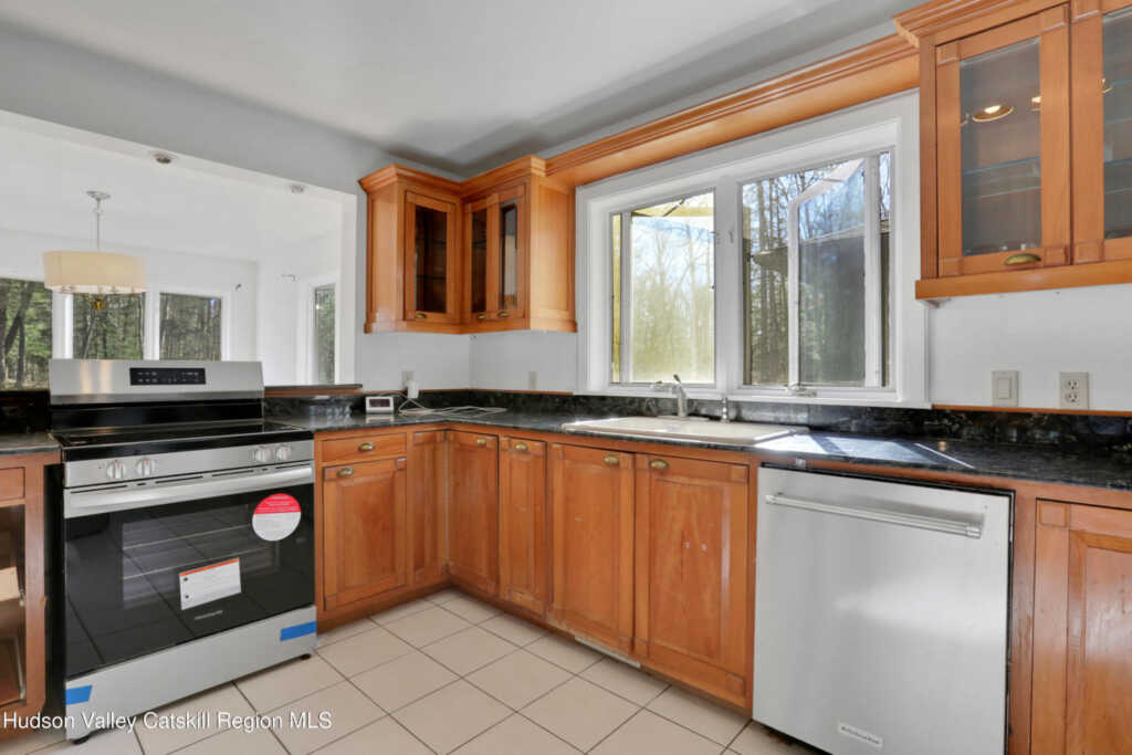49 Dorns Wood Road, Woodstock, NY 12498 - Photo 12 of 31