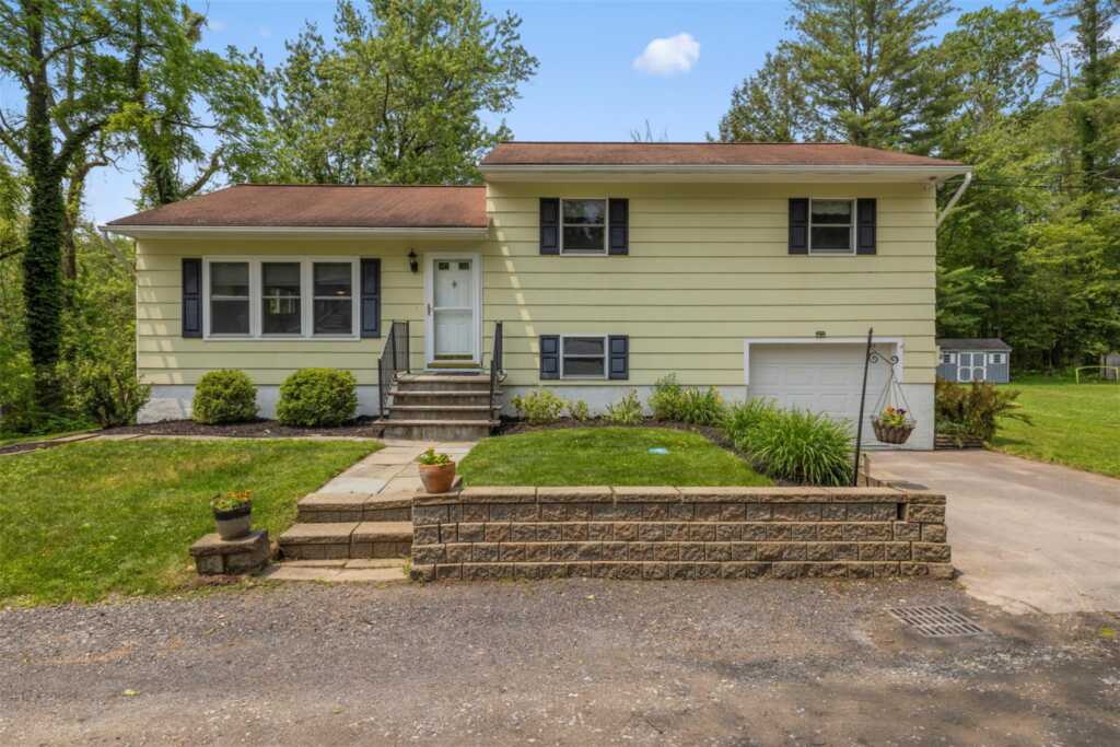 10 Dogwood Lane, Rosendale, NY 12561
