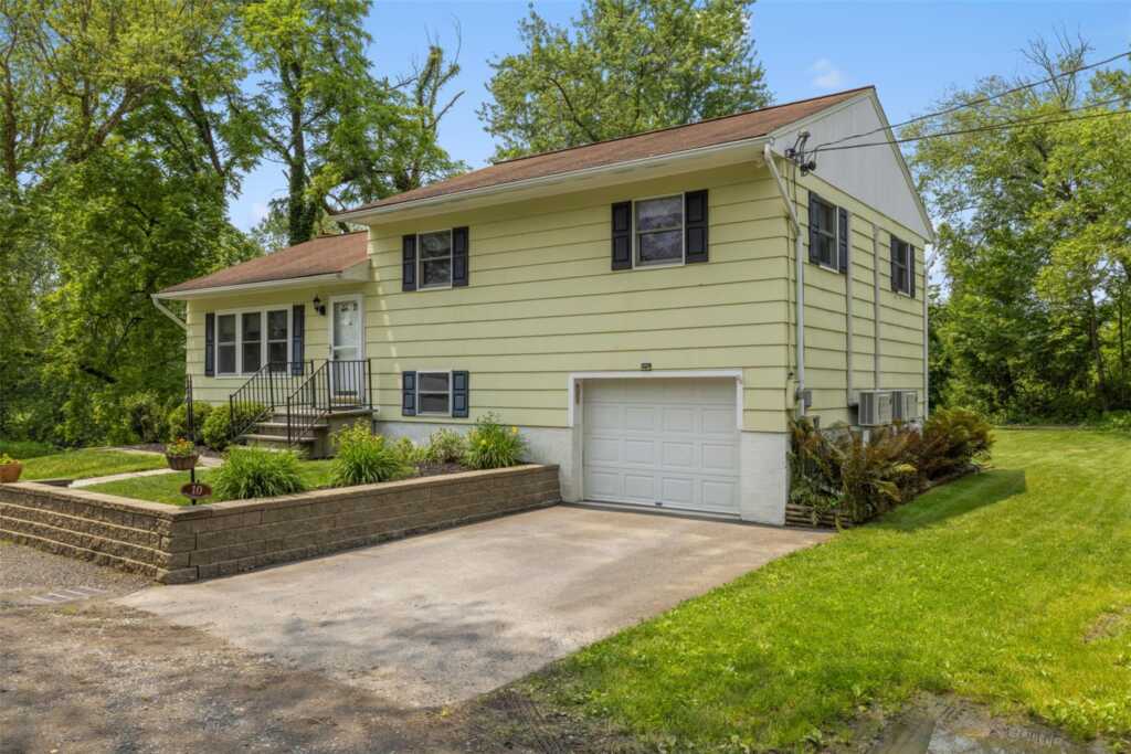 10 Dogwood Lane, Rosendale, NY 12561 - Photo 2 of 33