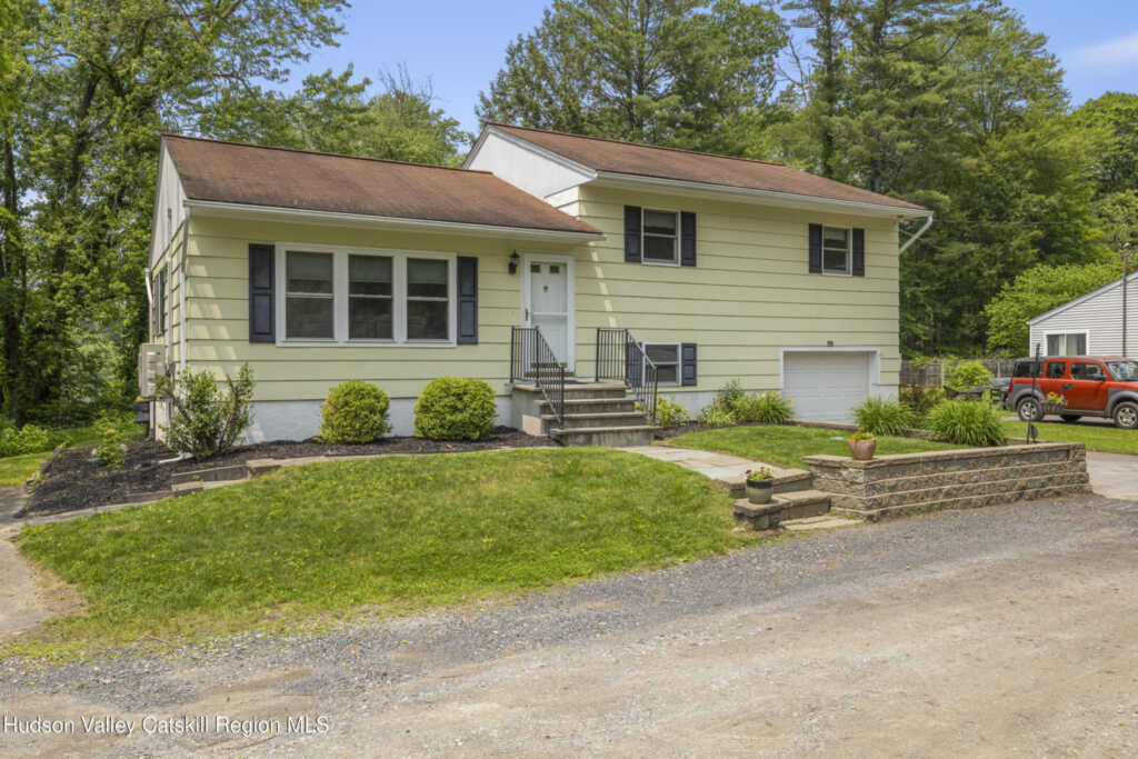 10 Dogwood Lane, New Paltz, NY 12561 - Photo 3 of 33