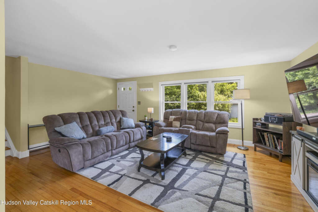 10 Dogwood Lane, New Paltz, NY 12561 - Photo 4 of 33