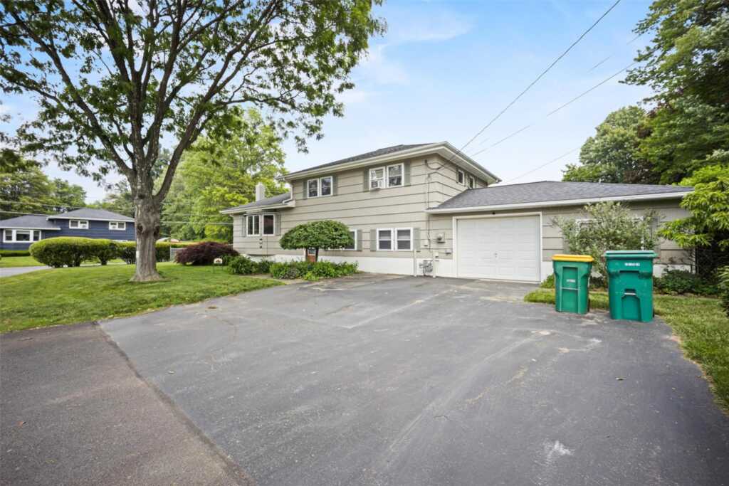 9 9 Birchwood Drive South, Saugerties, NY 12477 - Photo 3 of 41