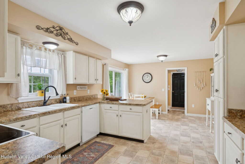 20 Cedar Ridge Road, Stone Ridge, NY 12484 - Photo 10 of 50