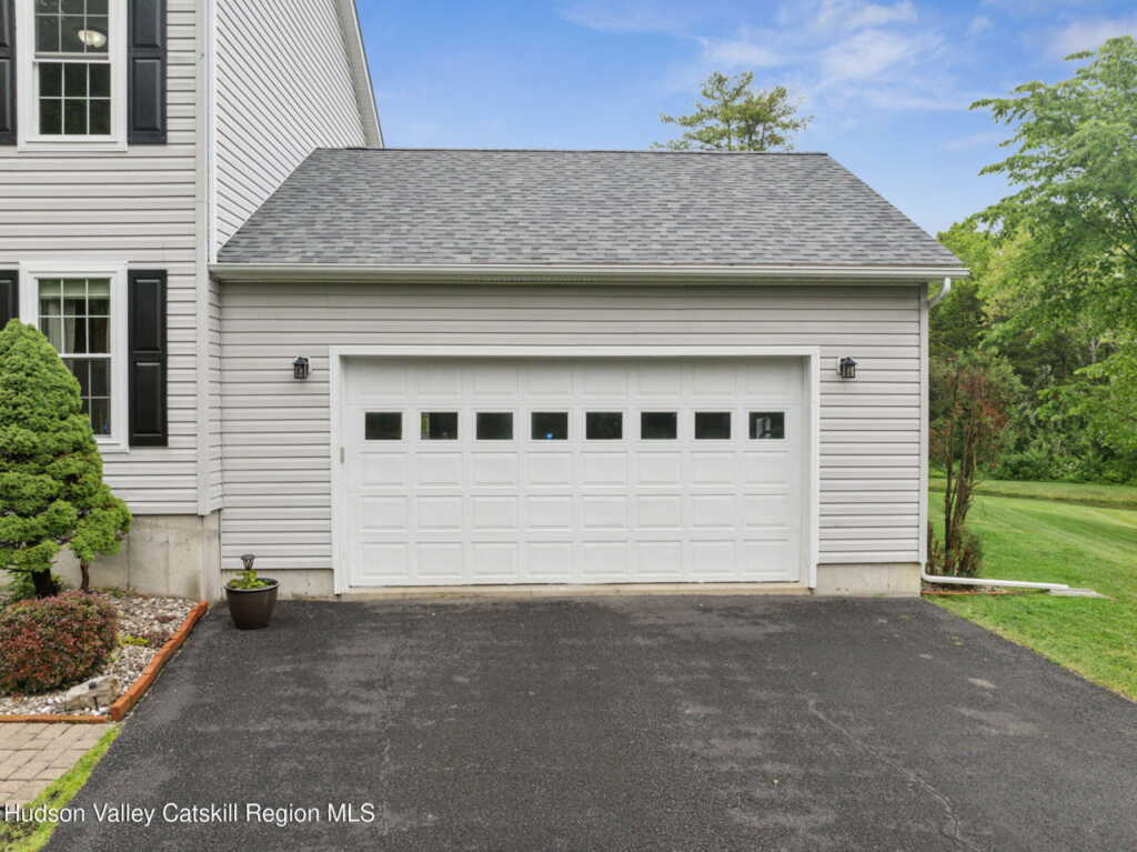 20 Cedar Ridge Road, Stone Ridge, NY 12484 - Photo 3 of 50