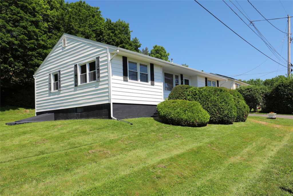 144 Hudson Street, Saugerties, NY 12477 - Photo 2 of 30