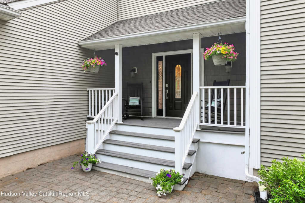46 Heritage Court, Kingston, NY 12401 - Photo 4 of 50