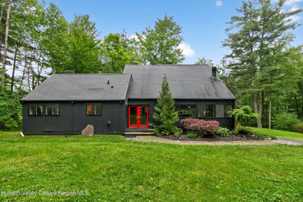 69 Irondale Road, Phoenicia, NY 12464 - Photo 3 of 30