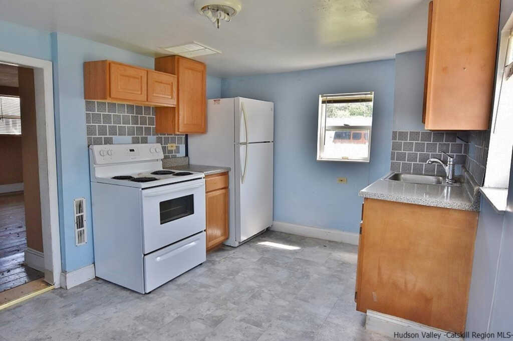 38 Emerick Street, Kingston, NY 12401 - Photo 4 of 21