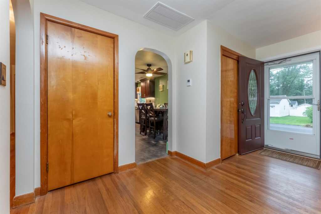 1076 Decker Street, Kingston, NY 12401 - Photo 8 of 41