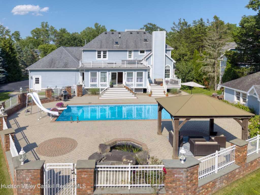21 Amy Court, Kingston, NY 12401 - Photo 3 of 50