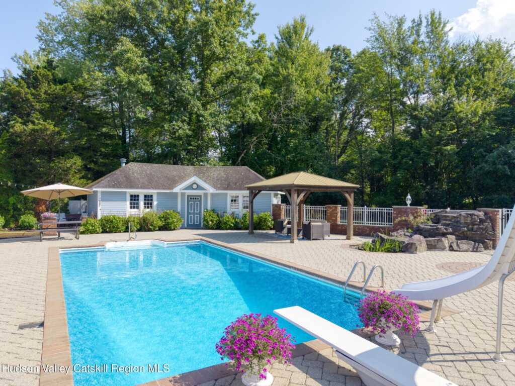 21 Amy Court, Kingston, NY 12401 - Photo 4 of 50