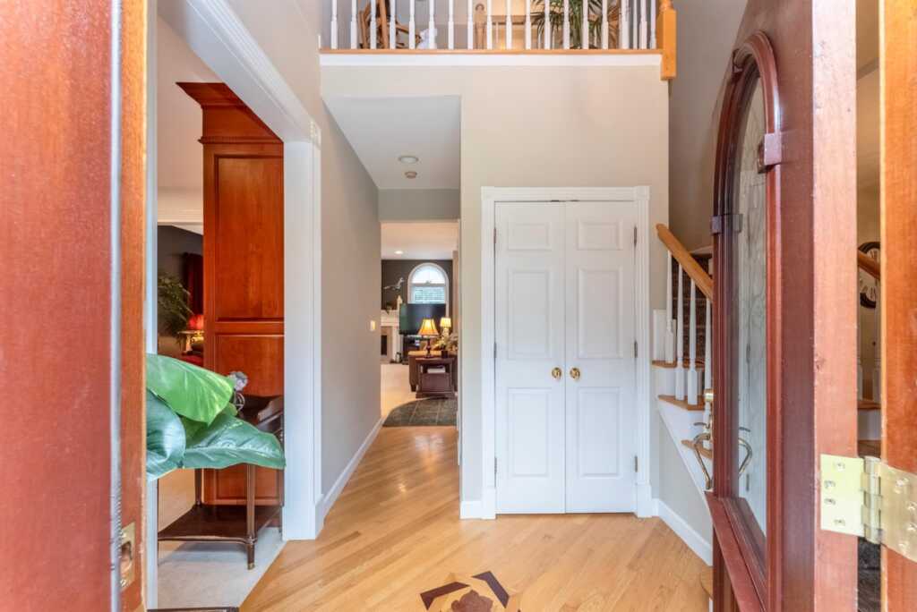 21 Amy Court, Kingston, NY 12401 - Photo 4 of 50