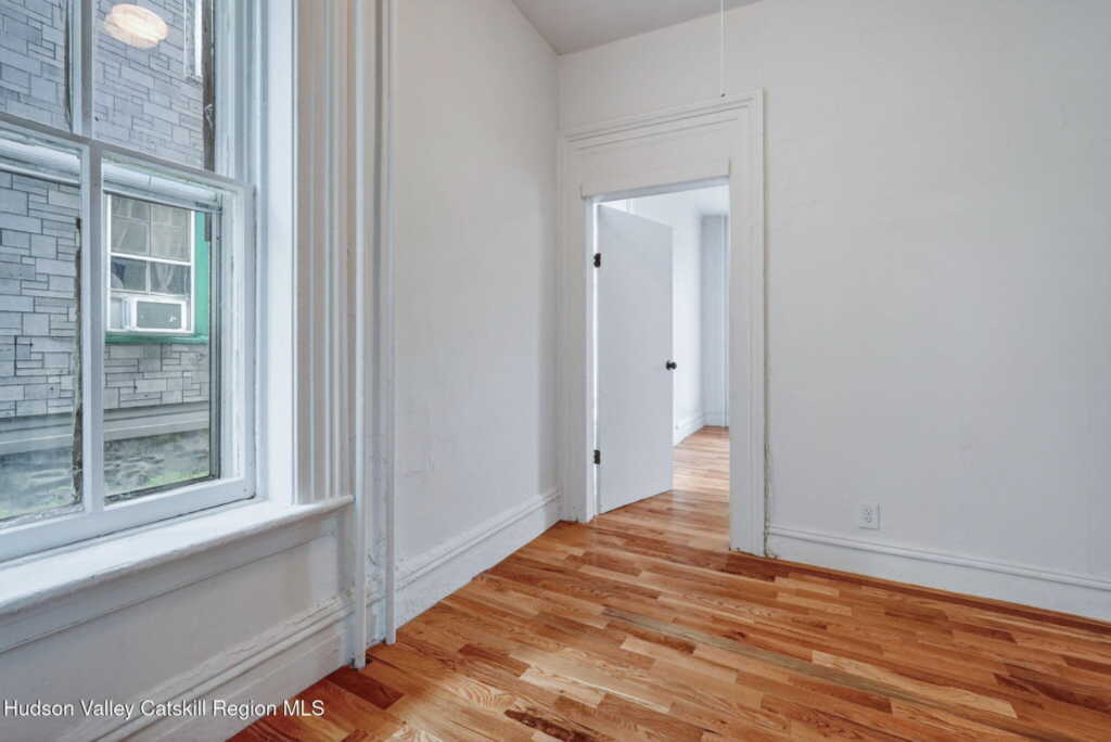 55 Elmendorf Street, Kingston, NY 12401 - Photo 10 of 49