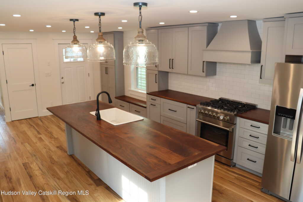 42 Ulster Avenue Avenue, Saugerties, NY 12477 - Photo 5 of 30