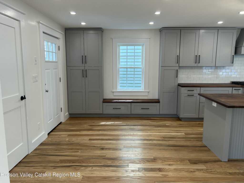 42 Ulster Avenue Avenue, Saugerties, NY 12477 - Photo 6 of 30