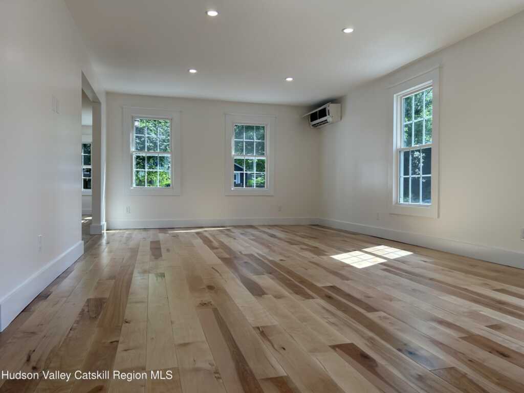 42 Ulster Avenue Avenue, Saugerties, NY 12477 - Photo 8 of 30
