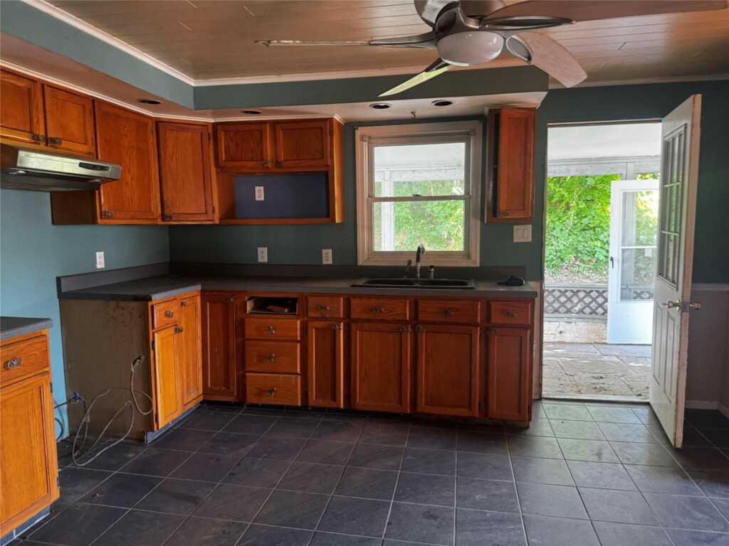 99 Bridge Street, Saugerties, NY 12477 - Photo 2 of 13