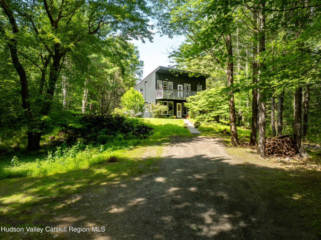 159 Pine Lane, Saugerties, NY 12477 - Photo 2 of 28