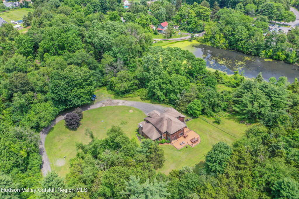 374 Linderman Avenue, Kingston, NY 12401 - Photo 3 of 36