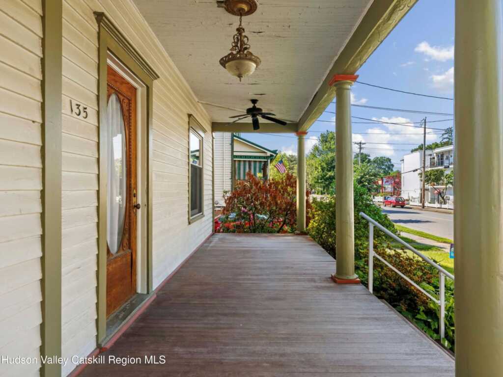 135 Washington, Saugerties, NY 12477 - Photo 4 of 50