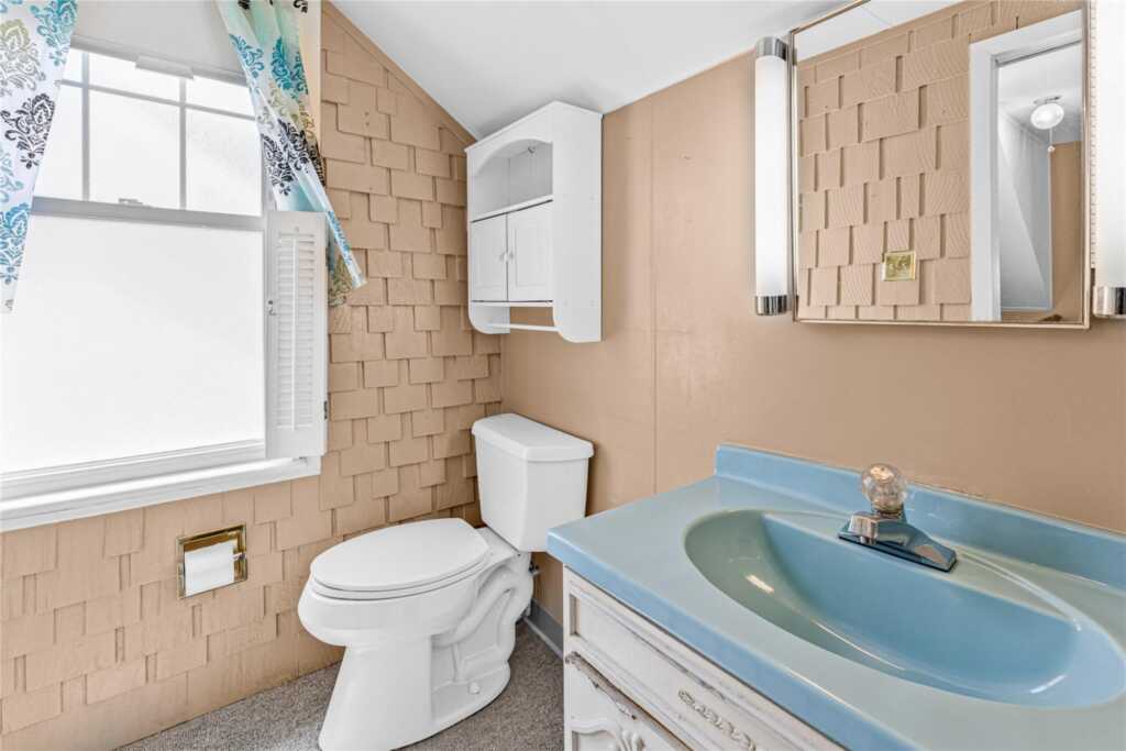 429 Albany Avenue, Kingston, NY 12401 - Photo 8 of 12