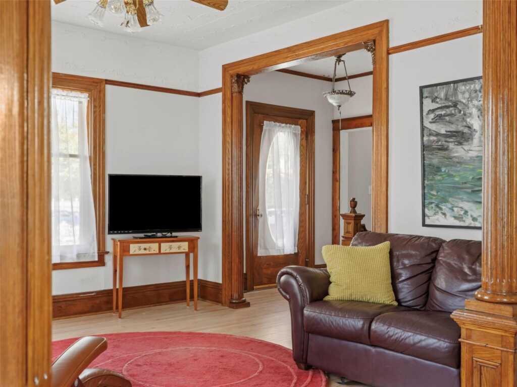 135 Washington Avenue, Saugerties, NY 12477 - Photo 14 of 45