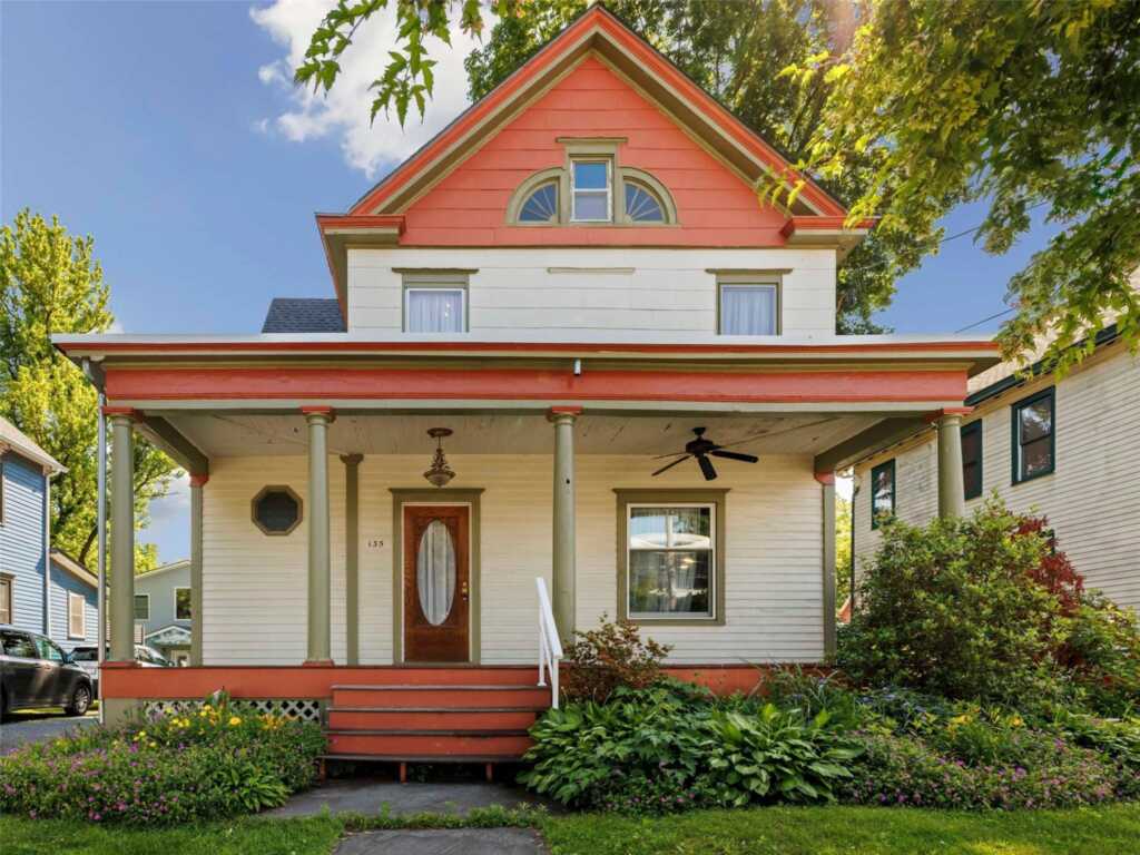 135 Washington Avenue, Saugerties, NY 12477 - Photo 3 of 45
