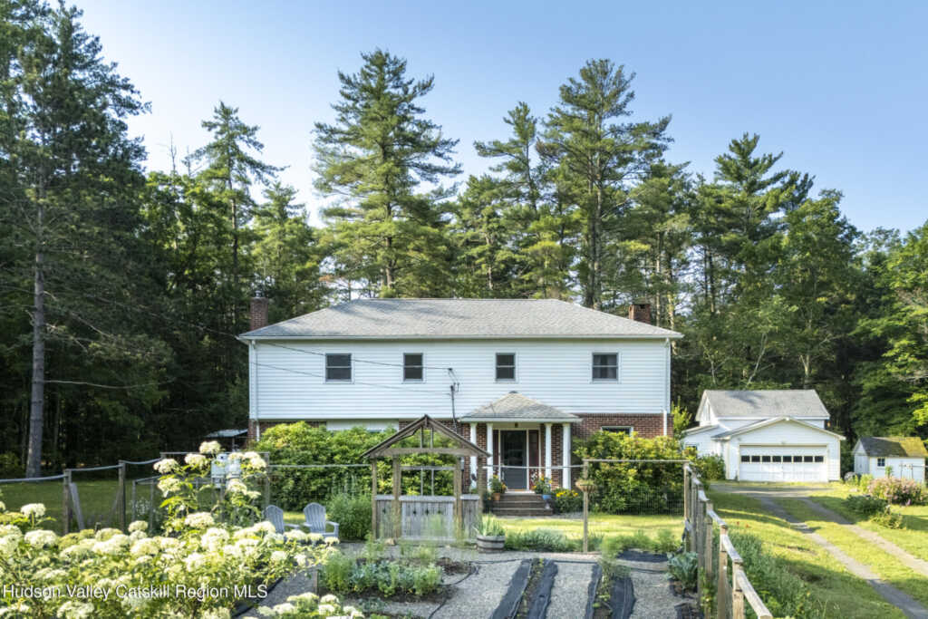 1807 Glasco Turnpike, Woodstock, NY 12498