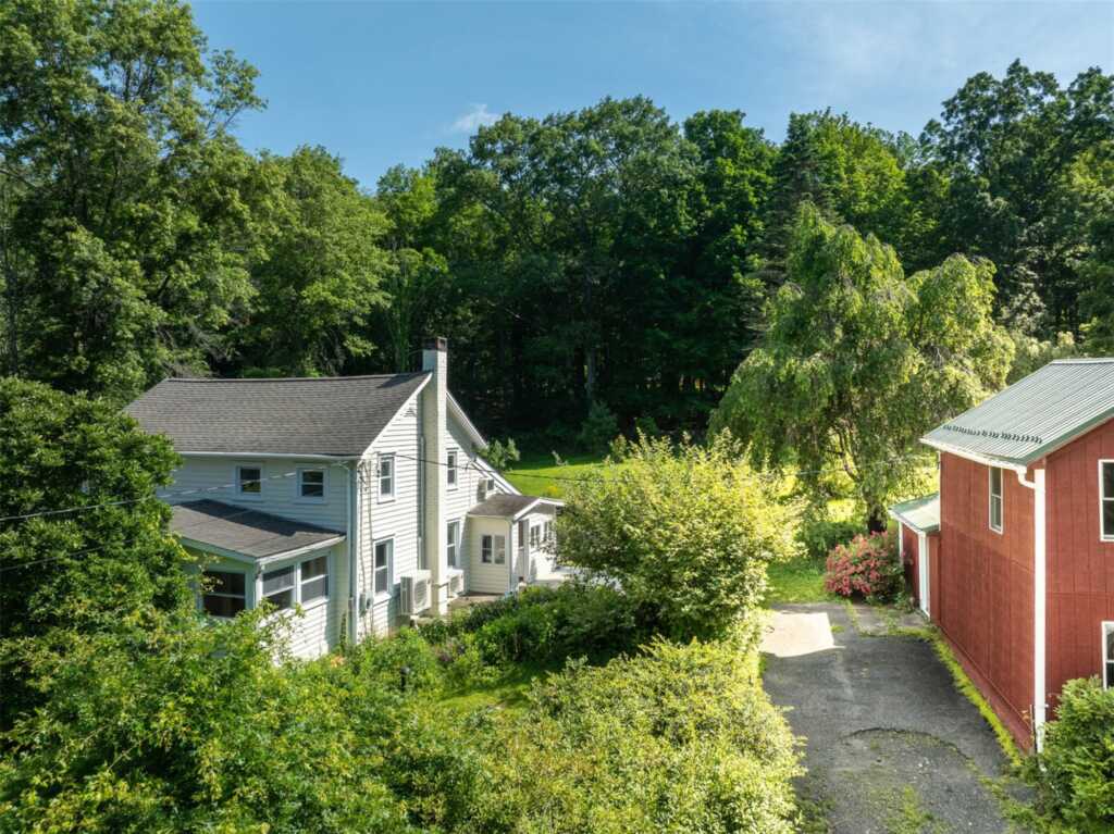 125 Mountain Rest, New Paltz, NY 12561