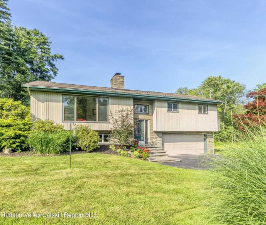14 Kemble Terrace, Hurley, NY 12443