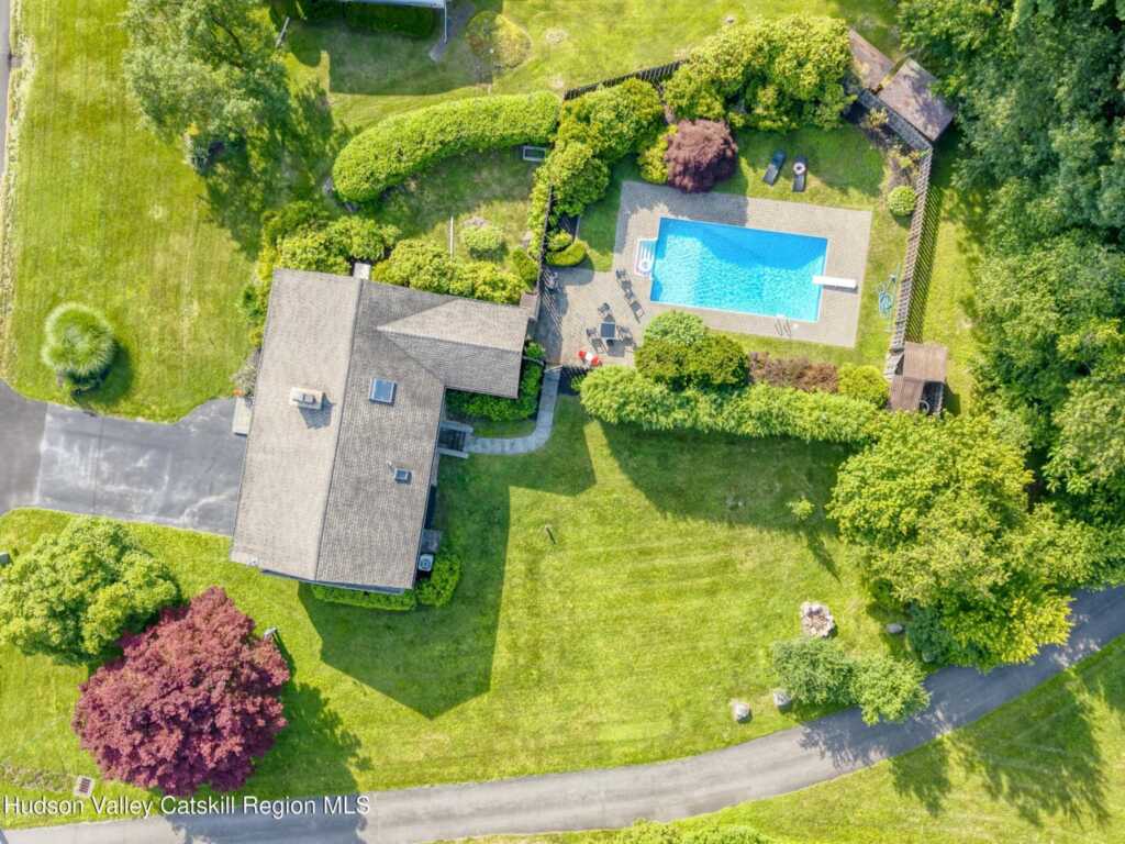 14 Kemble Terrace, Hurley, NY 12443 - Photo 4 of 46