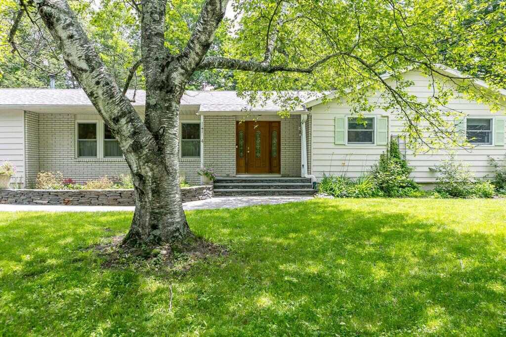4 Mary Ann Avenue, Saugerties, NY 12477 - Photo 2 of 47