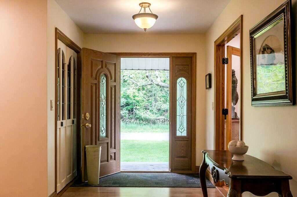 4 Mary Ann Avenue, Saugerties, NY 12477 - Photo 4 of 47