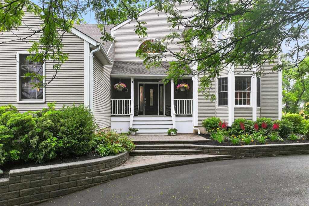 46 Heritage Court, Kingston, NY 12401