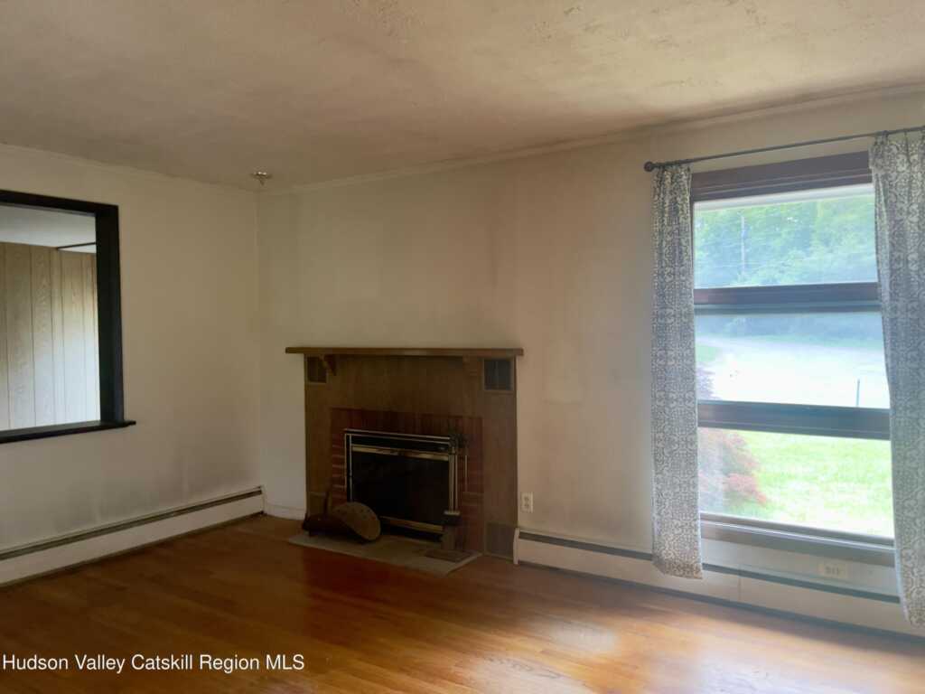 18 Marys Avenue, Saugerties, NY 12477 - Photo 2 of 13