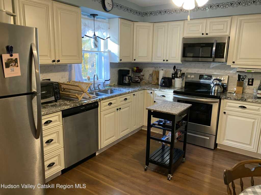 22 Beacham, Rhinebeck, NY 12572 - Photo 10 of 50