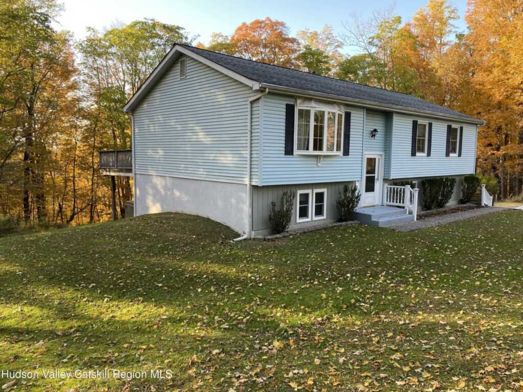 22 Beacham, Rhinebeck, NY 12572 - Photo 4 of 50