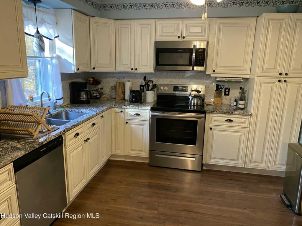 22 Beacham, Rhinebeck, NY 12572 - Photo 9 of 50
