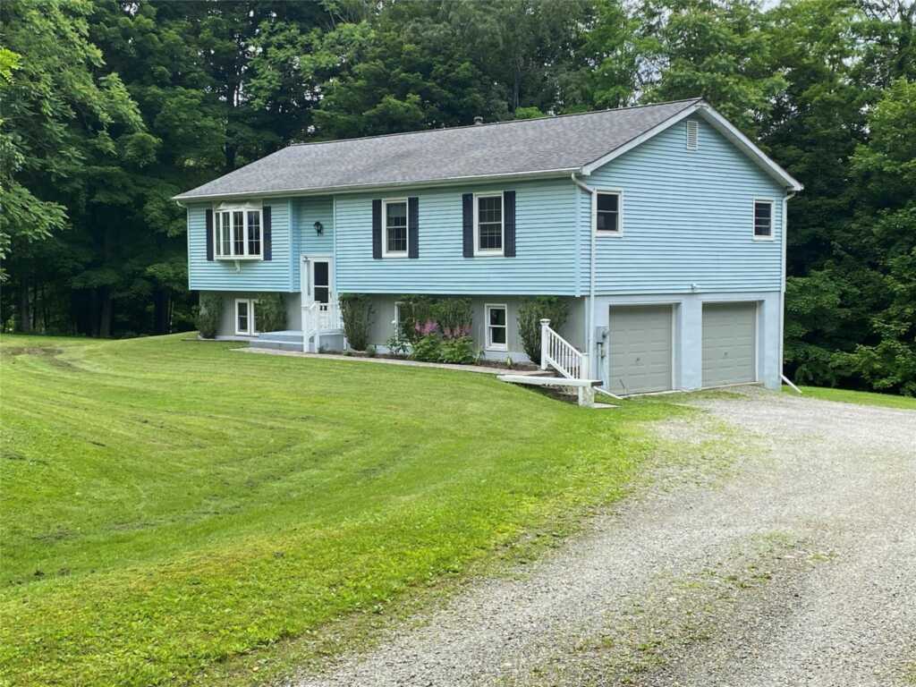 22 Beacham Road, Rhinebeck, NY 12572