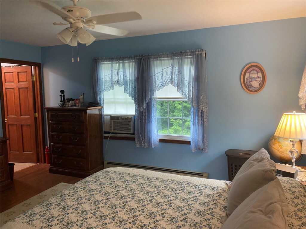 22 Beacham Road, Rhinebeck, NY 12572 - Photo 10 of 44