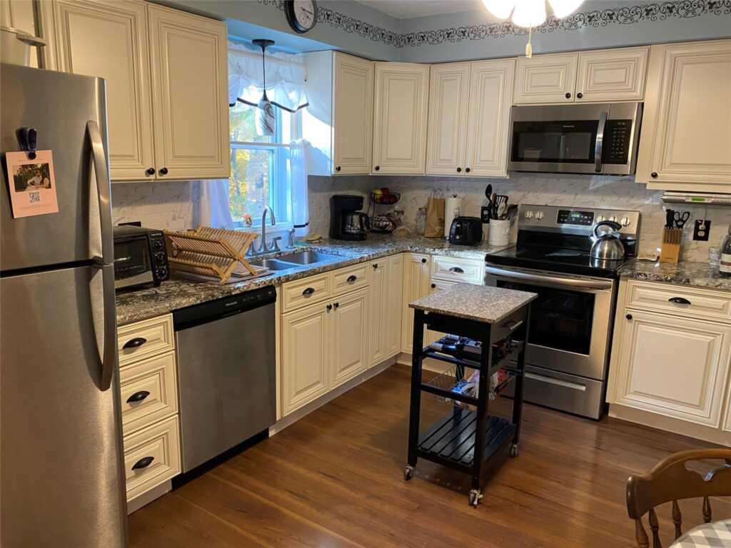 22 Beacham Road, Rhinebeck, NY 12572 - Photo 8 of 44
