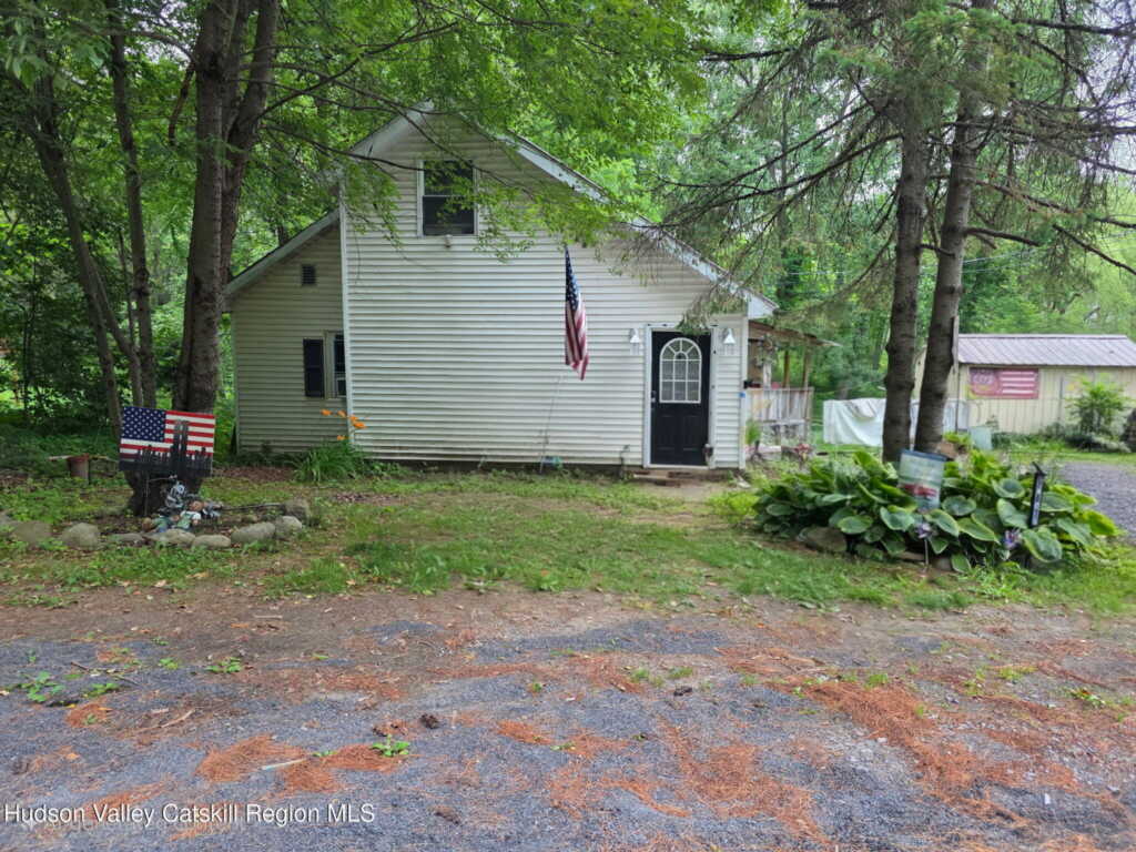 647 Hickory Bush Rd Road, Kingston, NY 12401 - Photo 2 of 26