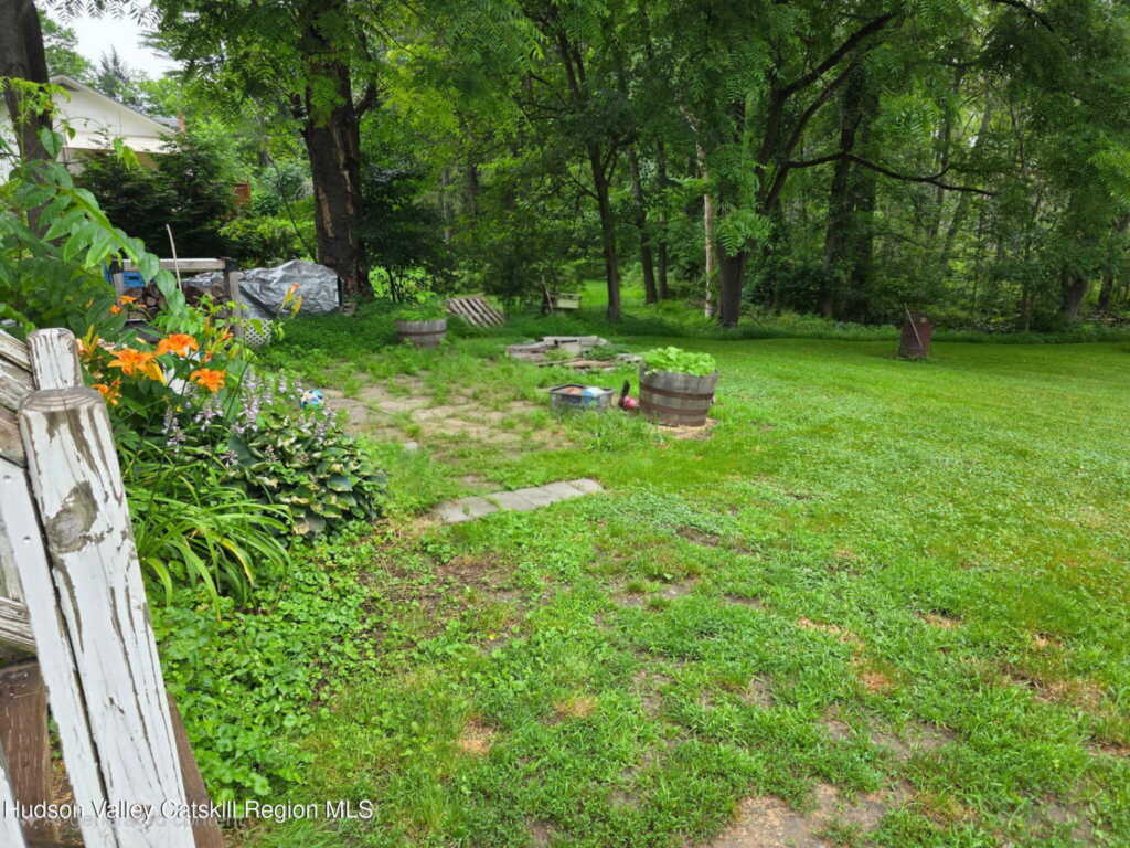647 Hickory Bush Rd Road, Kingston, NY 12401 - Photo 5 of 26